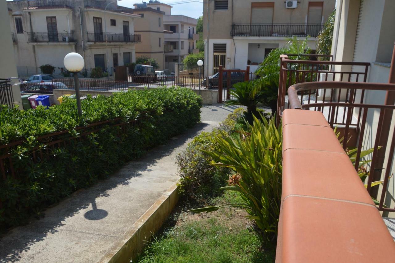 Casa Vacanze Le Palme Apartment Ното Екстериор снимка